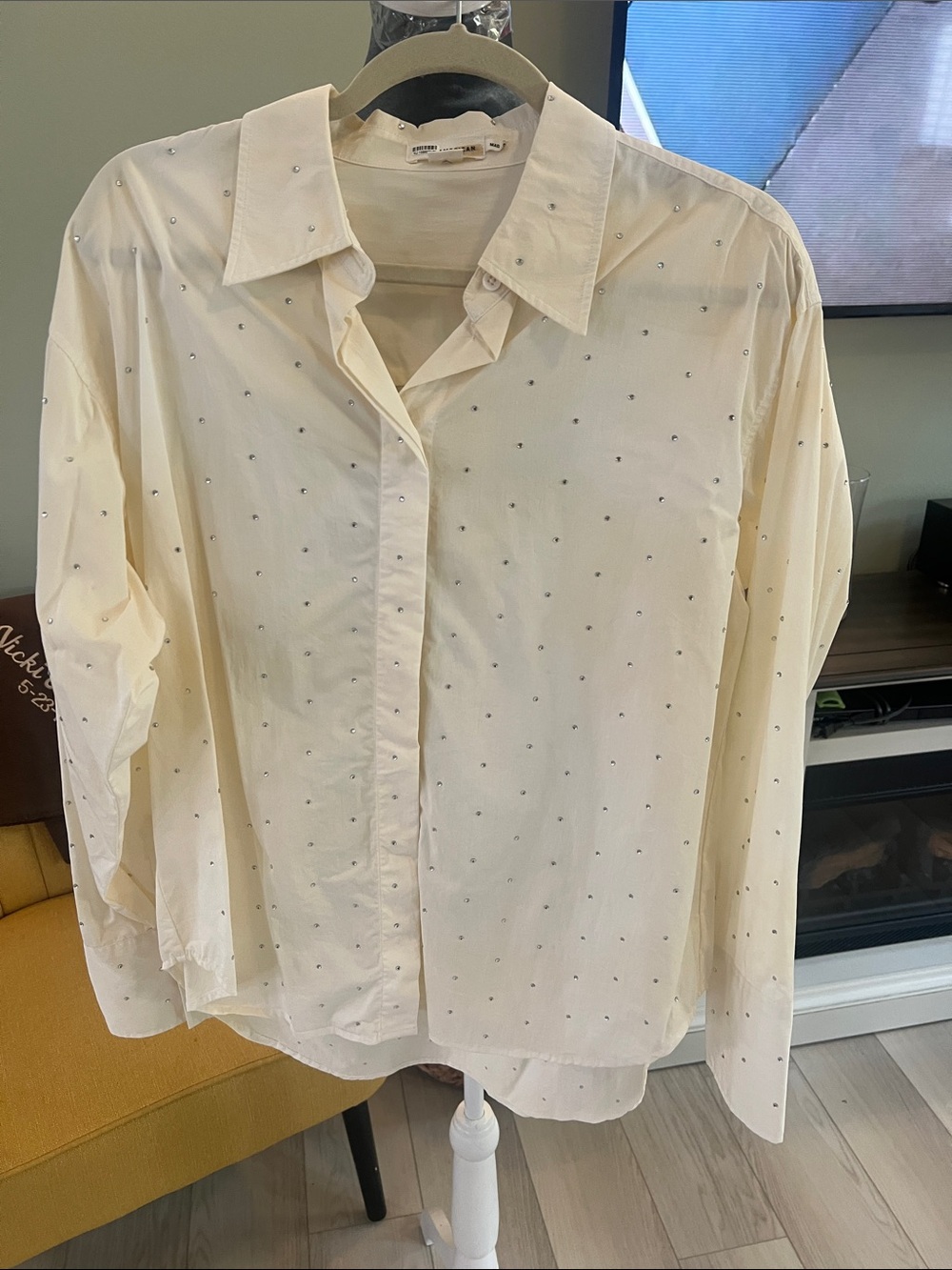 Good American Cream Button-Up Blouse with Subtle Dot Detail